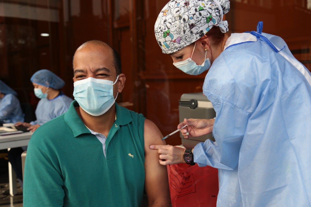 La ciudad tiene el 37 % con dosis de refuerzo y para acceder a ello debe llegar al 40 %.