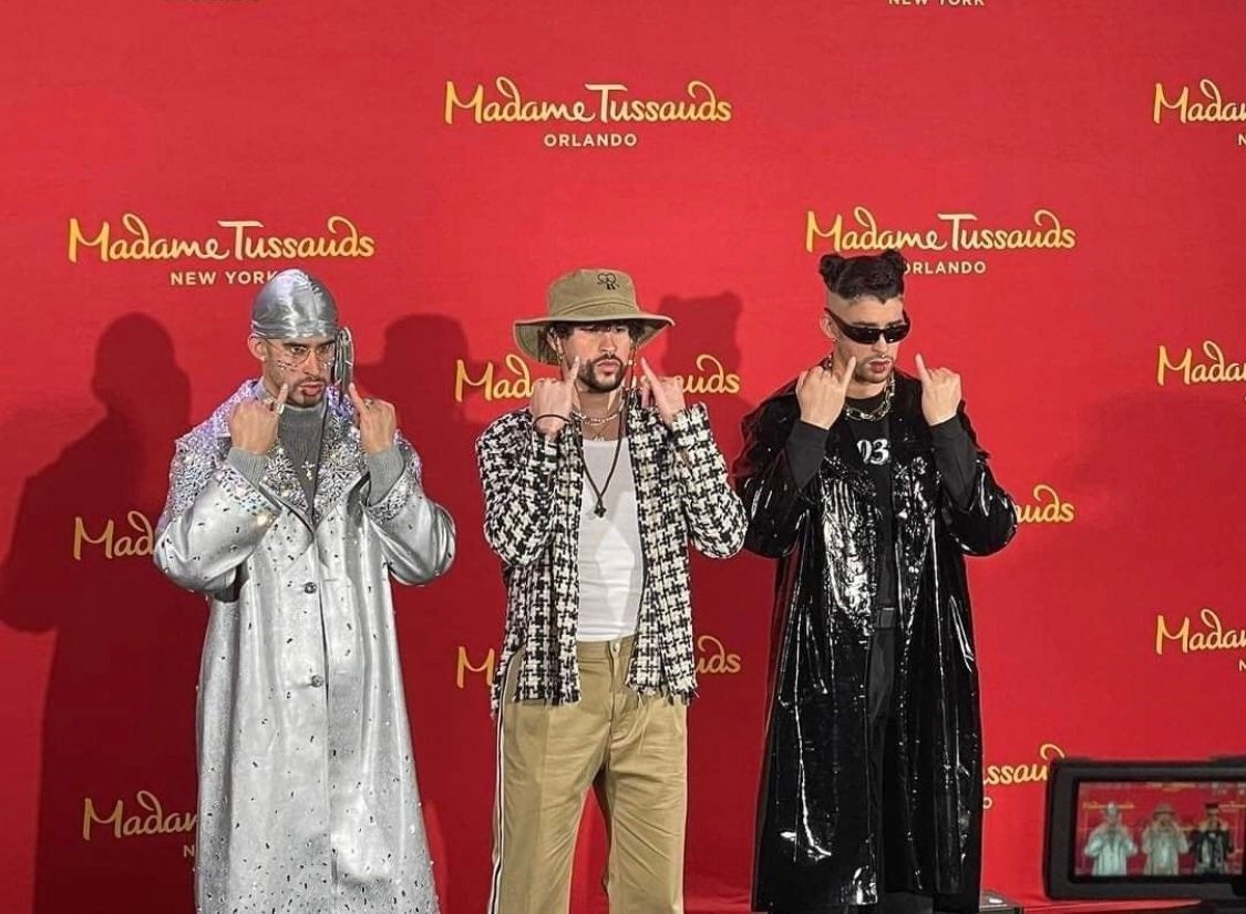 Bad Bunny estrena figuras de cera para del museo Madame Tussauds