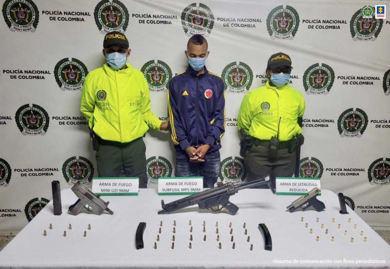 Esta persona fue detenida en un allanamiento realizado en el barrio Popular.