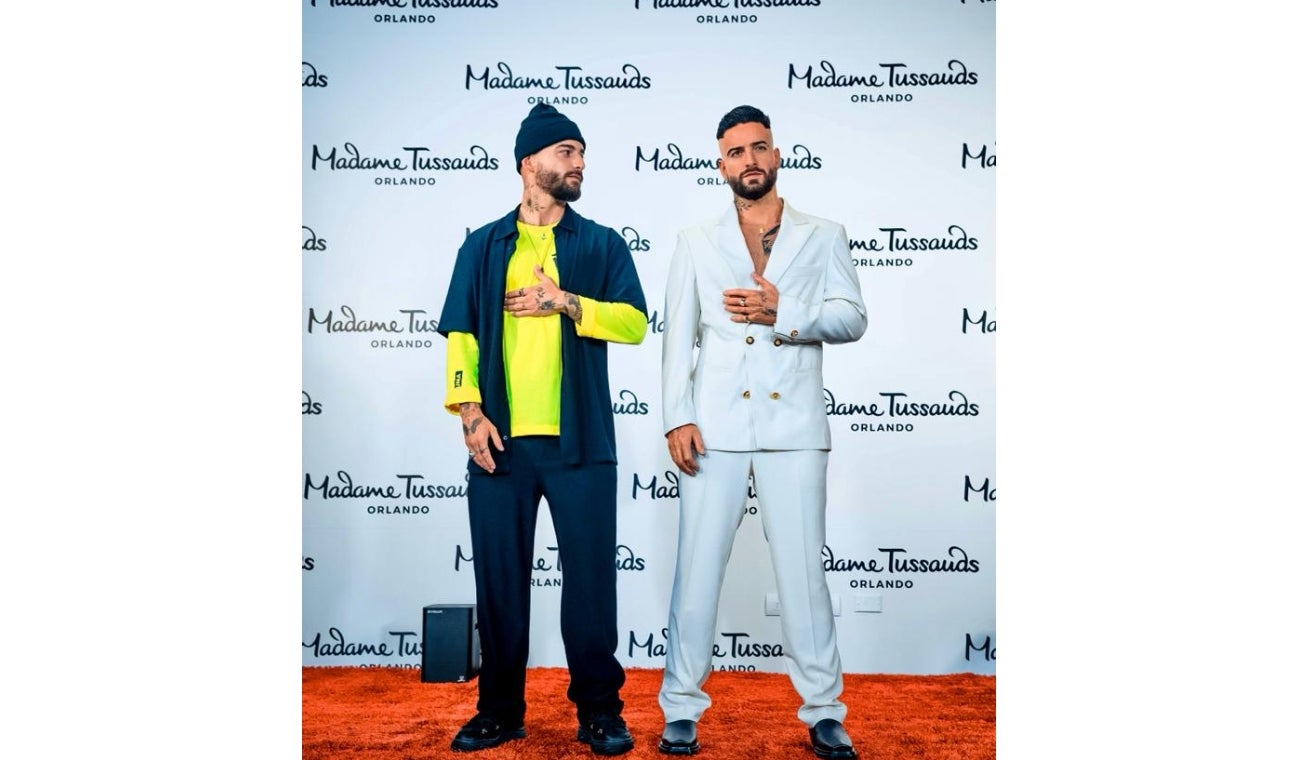 Maluma con su figura de cera en Madame Tussauds