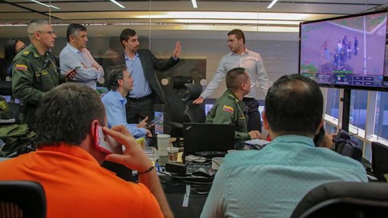 Extremistas de izquierda y derecha relizarían actos violentos en las manifestaciones.