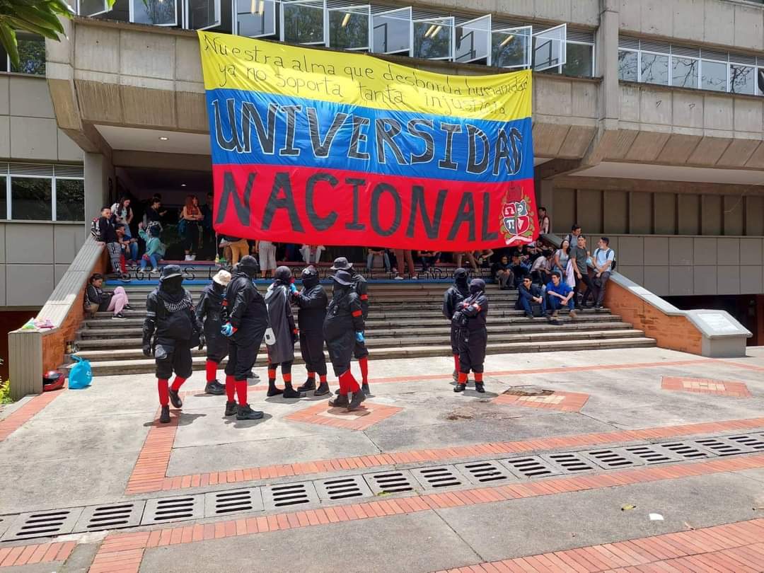 Encapuchados en la Universidad Nacional sede Medellín