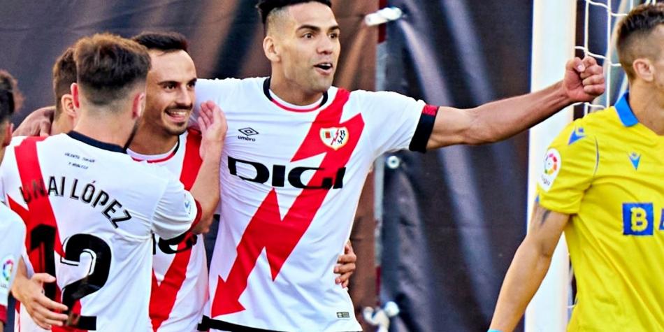 Falcao y Rayo Vallecano celebran la permanencia en primera división de España