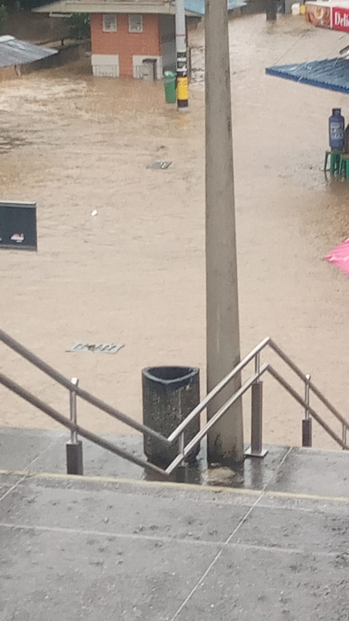 Aguacero en Medellín: inundaciones y afectaciones en cuatro comunas