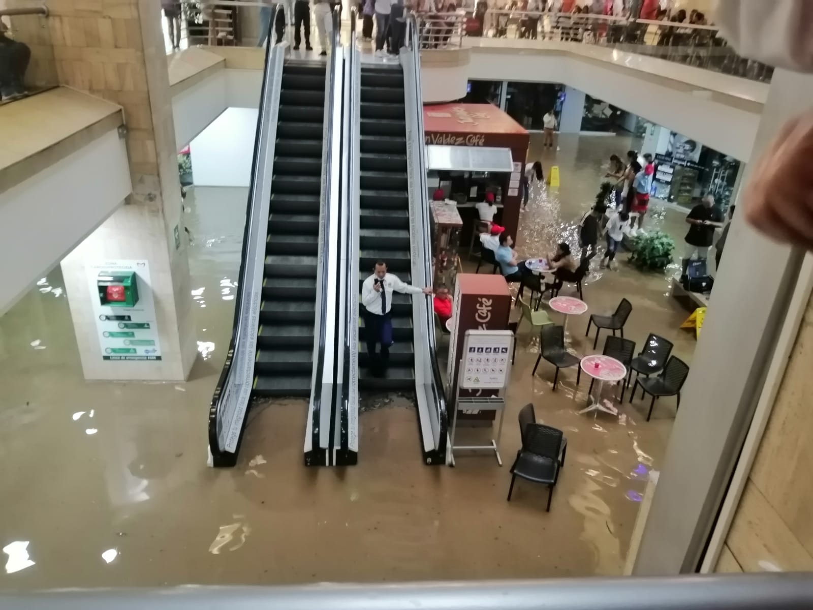 Aguacero en Medellín: inundaciones y afectaciones en cuatro comunas