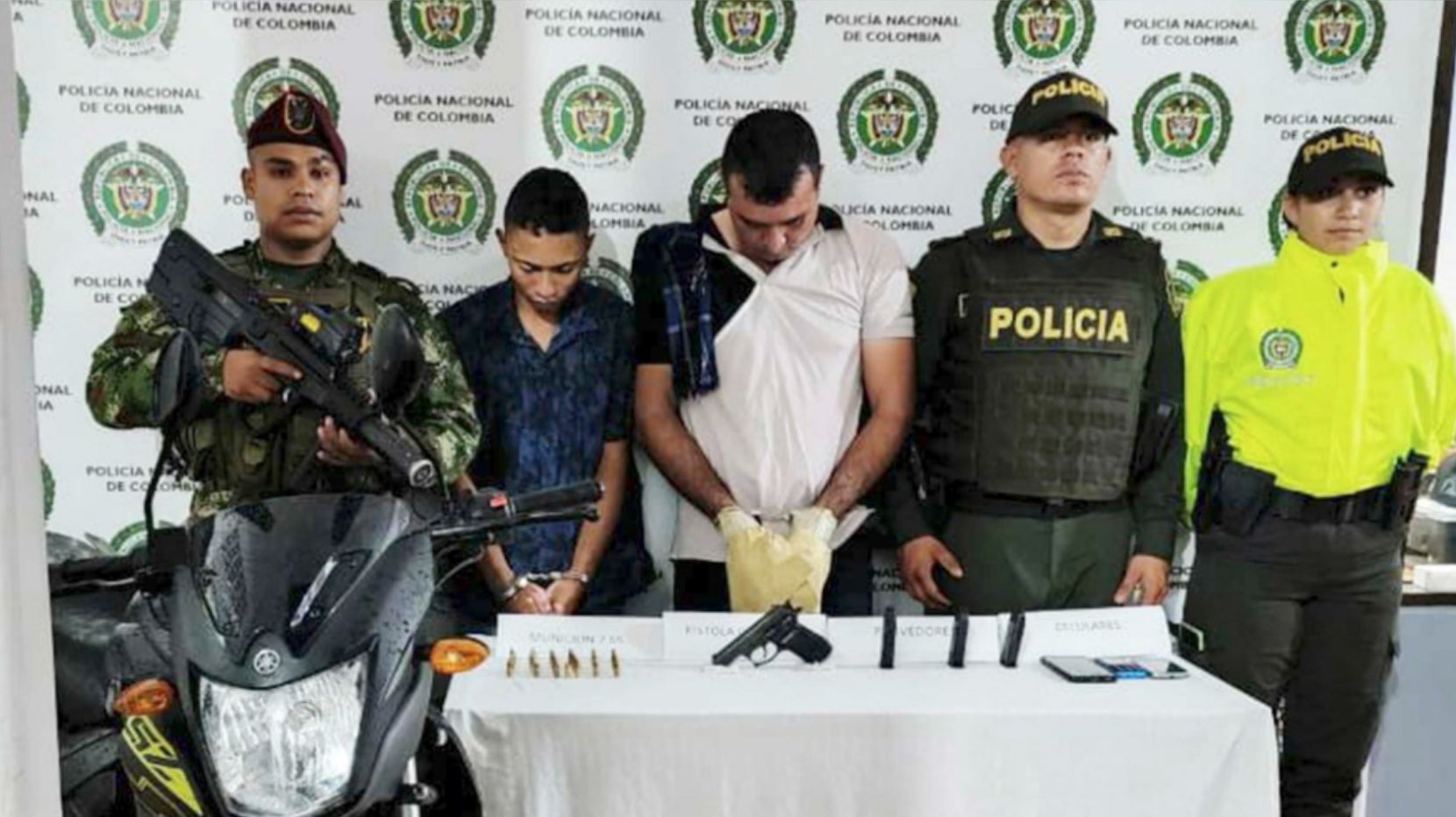 En este mismo hecho también fue atacada una patrulla de la Policía.