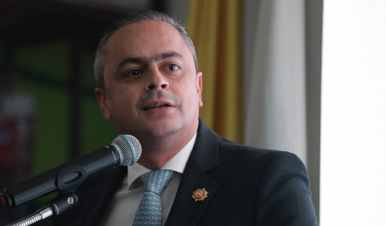 “Conmigo tacan burro”: alcalde (e) de Medellín sobre panfleto de las Águilas Negras