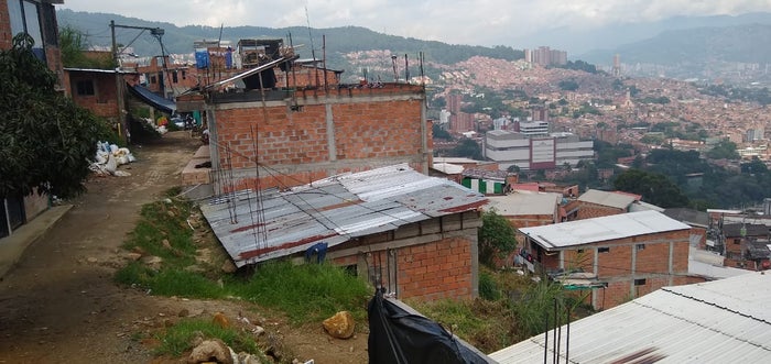 Viviendas que van a desalojar en Villatina, Medellín