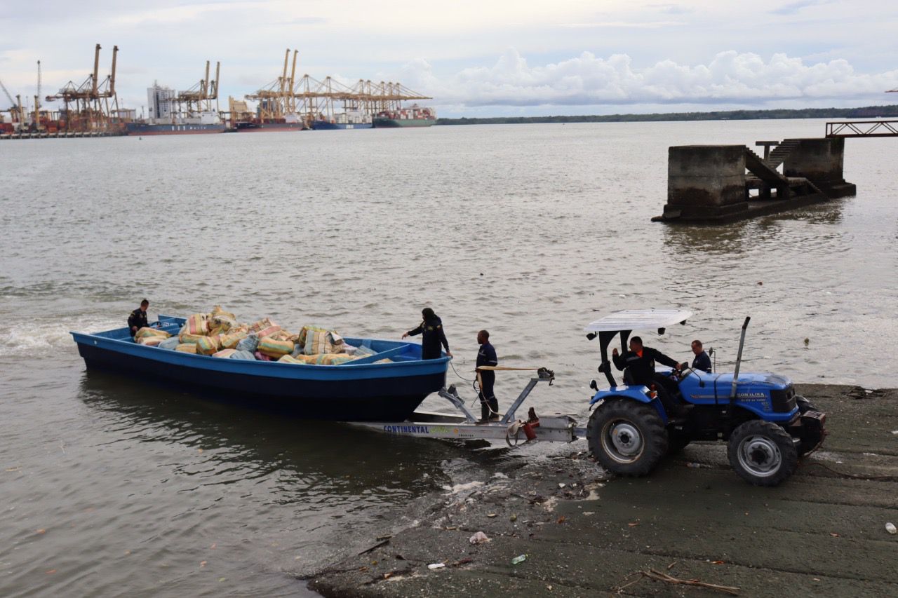 Autoridades incautaron más de 2 toneladas de marihuana que pertenecía a disidencias de las Farc en Buenaventura