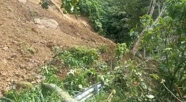 Armenia Mantequilla esta incomunicado por derrumbe que tapó sus dos vías de acceso