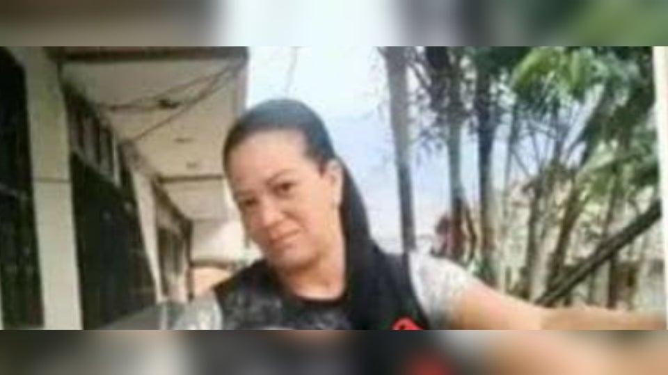 La víctima también fue golpeada con un objeto contundente.