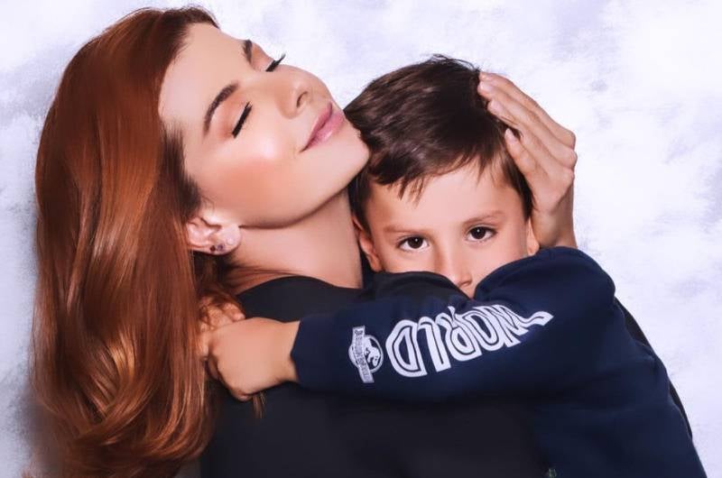 Hijo mayor de Carolina Cruz se graduó y ella presumió su logro muy orgullosa