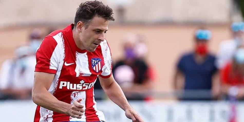 Atlético de Madrid presentó su nuevo lateral derecho; Arias quedó sin lugar