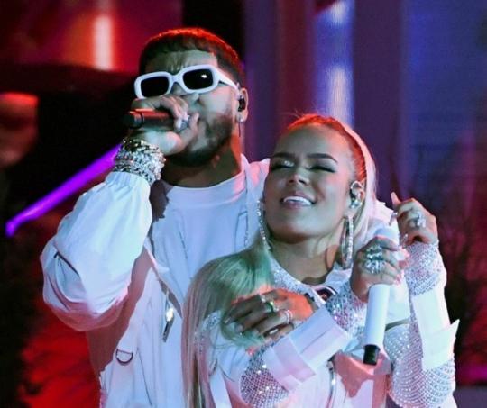 No la supera: Anuel AA habría enviado una nueva indirecta a Karol G
