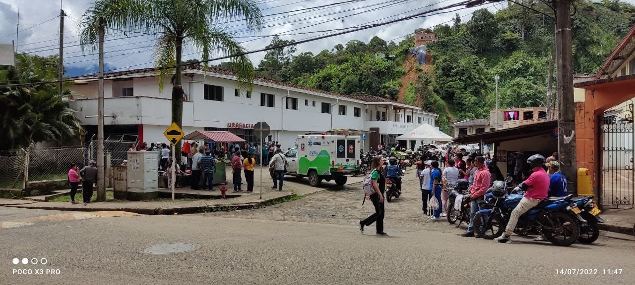 Tres niños muertos dejó el deslizamiento de tierra que cayó sobre una escuela en Andes, Antioquia