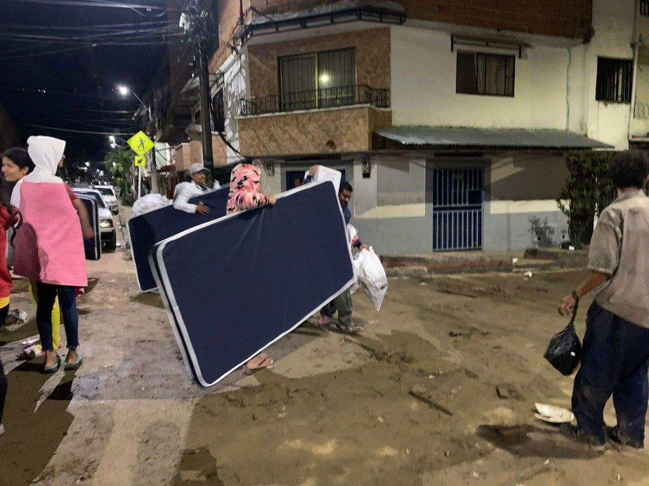 Más de 300 kits de elementos de aseo y cocina fueron entregadas a más de 450 familias