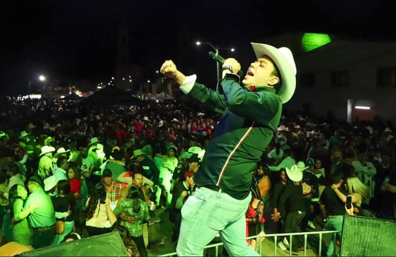 Alexis González, cantante mexicano