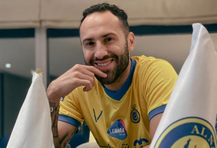 [VIDEO] David Ospina se gana a los hinchas de Al-Nassr con sus brillantes atajadas