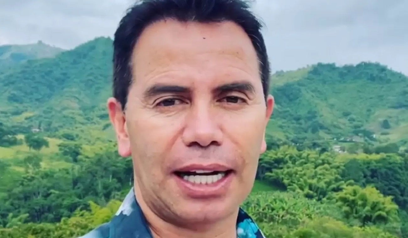 El cantante de música popular Jhonny Rivera