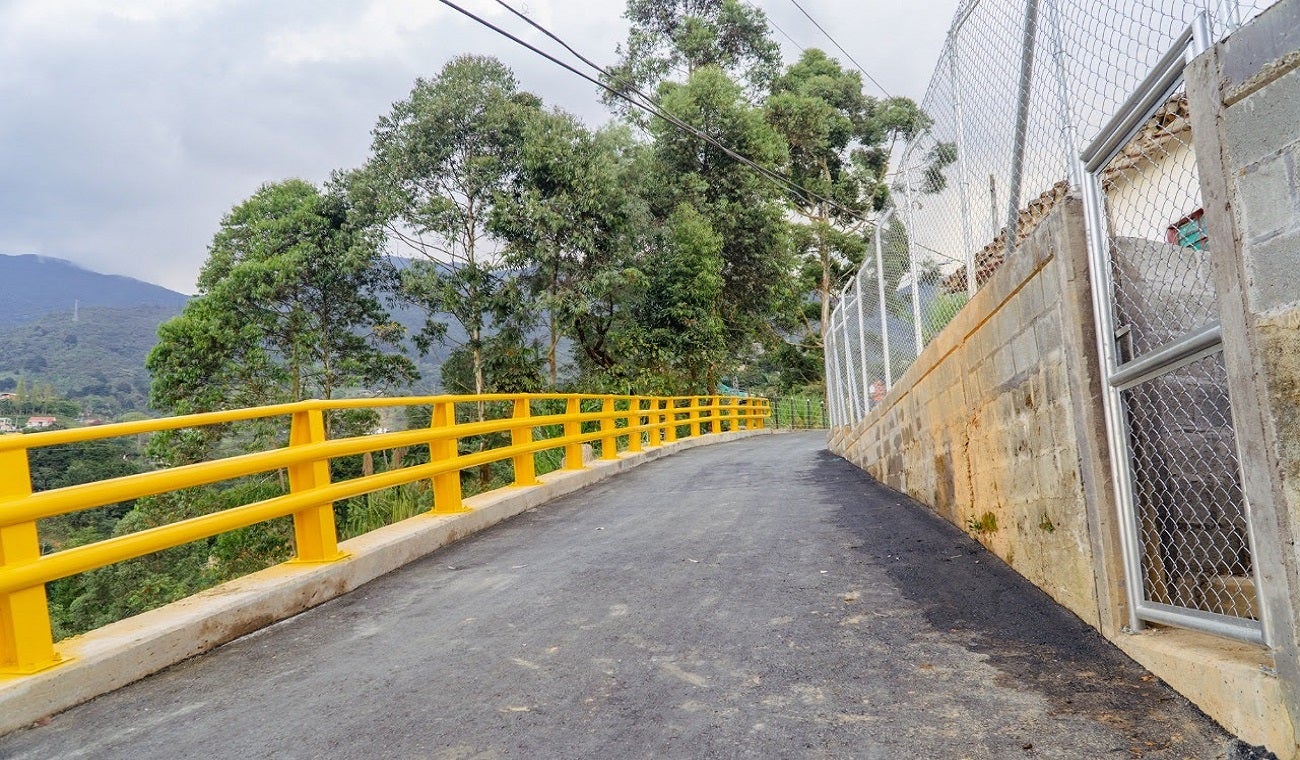 El nuevo puente en San Antonio de Prado