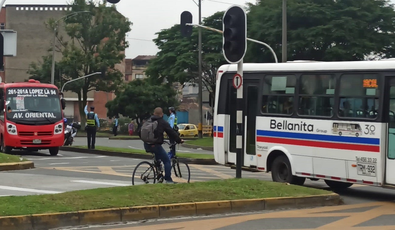 Vándalos dañaron semáforos en Medellín