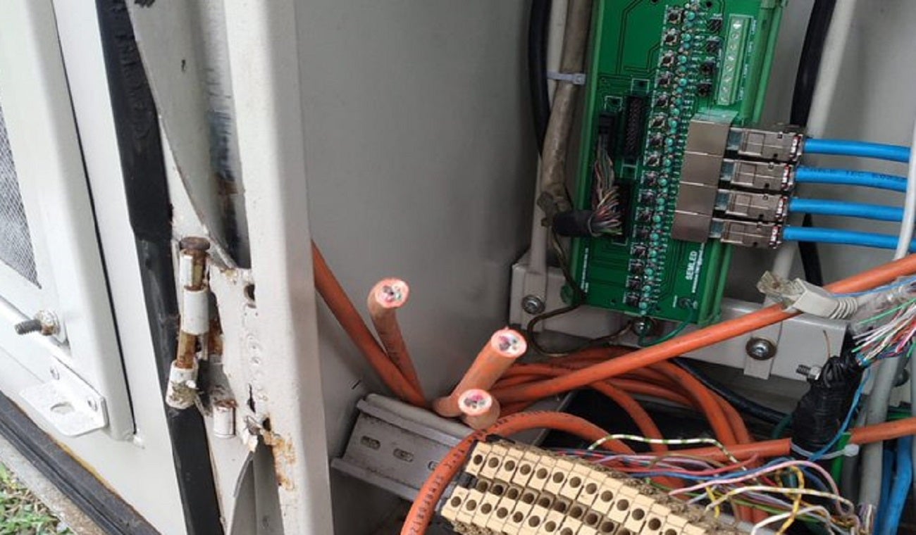 Vándalos dañaron semáforos en Medellín