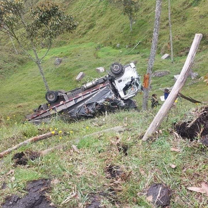 Al parecer, el conductor del vehículo perdió el control.