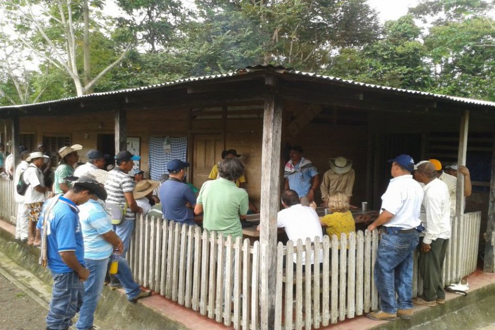 Militantes del partido comunes exigieron al gobierno nacional y departamental una solución de vivienda y alimentación.