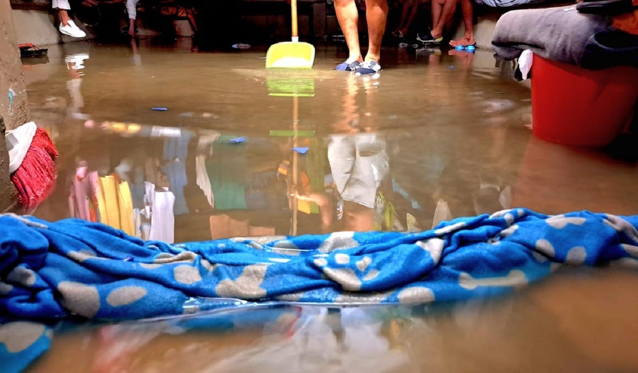 Estación de Policía en Medellín se inundó tras fuertes lluvias