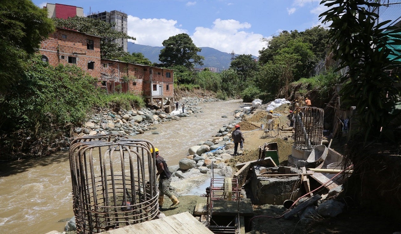 Obras de mitigación en Itagüí