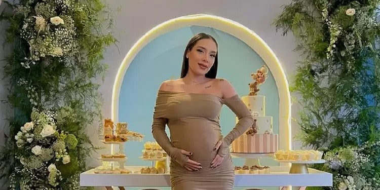 Luisa Fernanda W mostró las 'patadotas' que le da su hijo Domenic