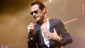 Curioso movimiento de Marc Anthony en concierto que genera especulaciones