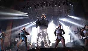 Rauw Alejandro la sacó del estadio en el #Megaland 2022