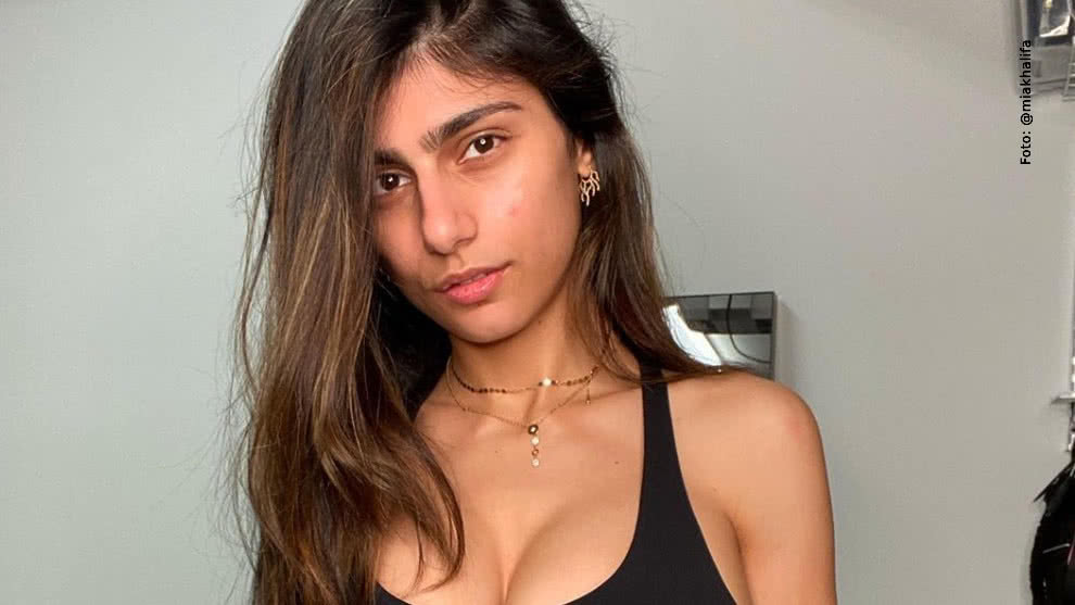 Mia Khalifa calentó las redes con sensuales movimientos de baile en diminuto traje