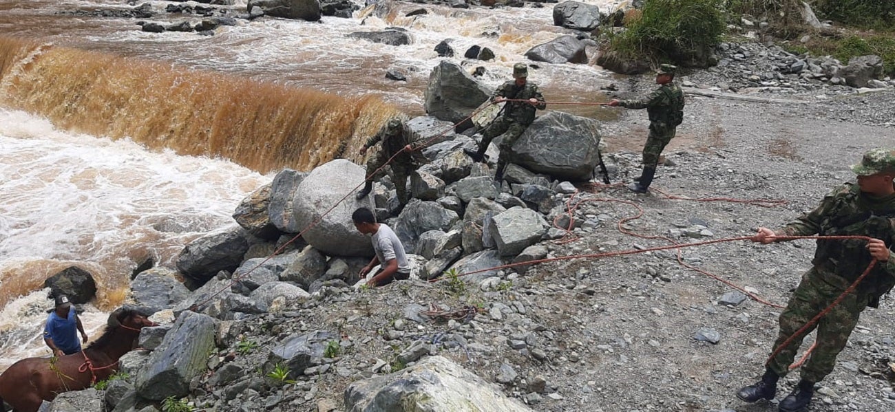 Rescate de un caballo en Antioquia
