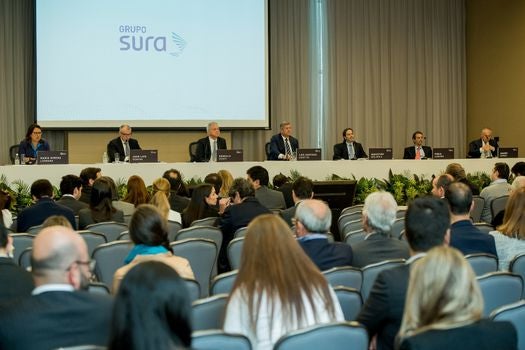 Los siete miembros de la junta directiva de Sura podrán votar por la OPA lanzada por Nutresa