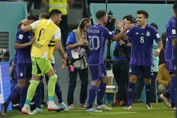 [Video] 'Grito sagrado': El golazo de Macalister para la ventaja inicial de Argentina ante Polonia