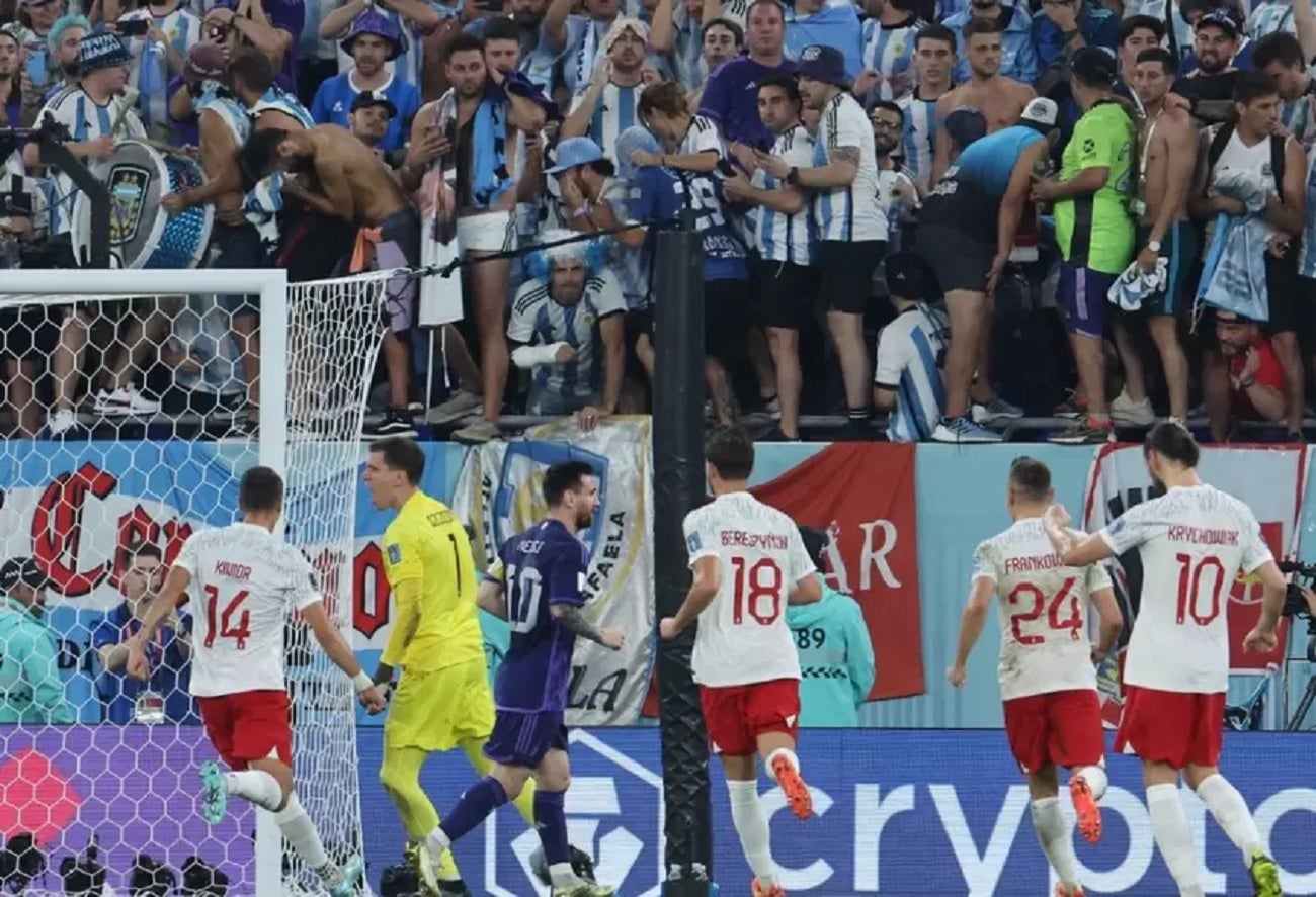 Argentina venció a Polonia y terminó como líder del grupo C de Qatar
