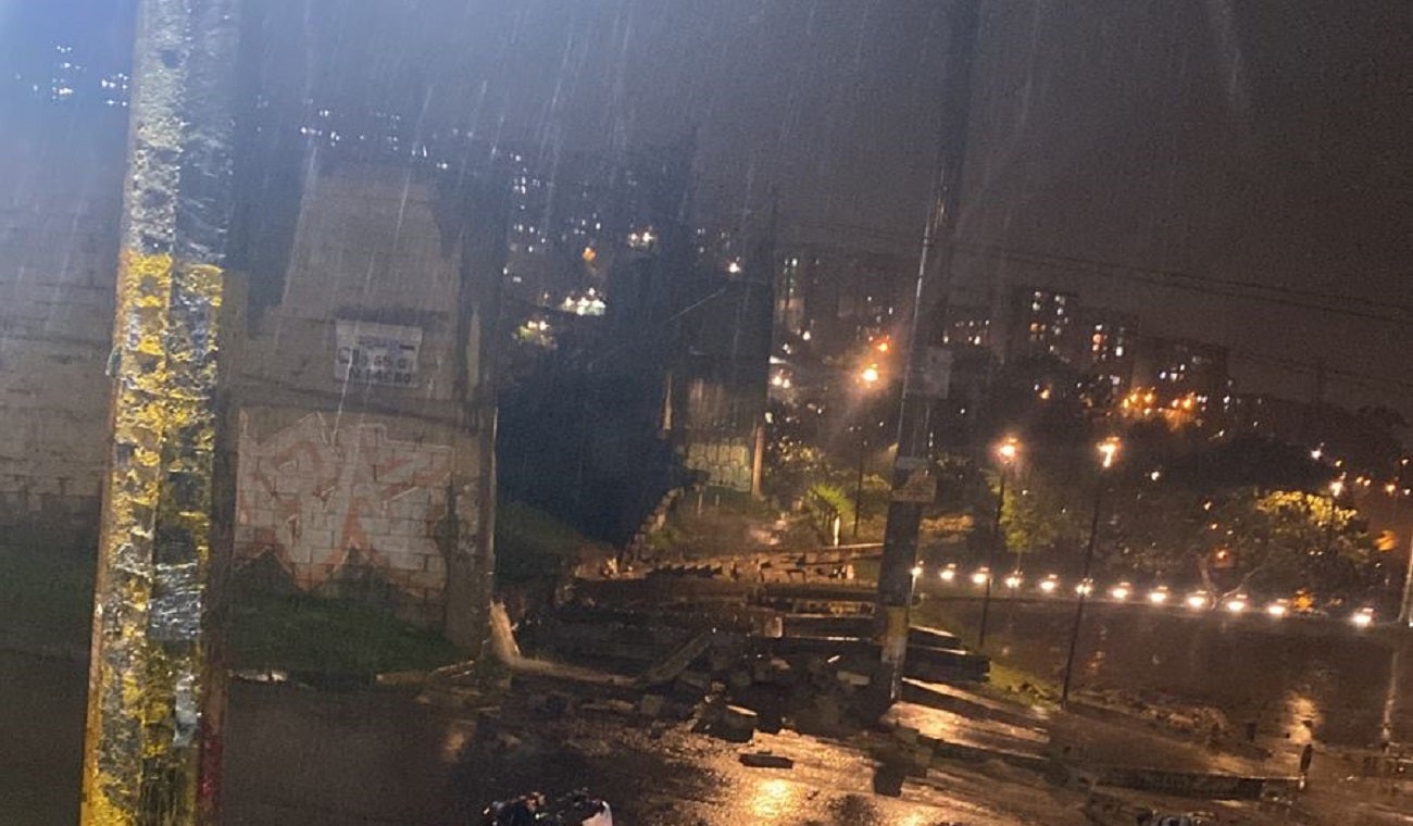 Muro caído de La Pola en Medellín