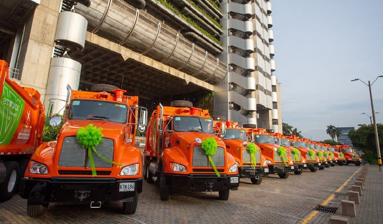 Camiones nuevos para la recolección de basuras en Medellín