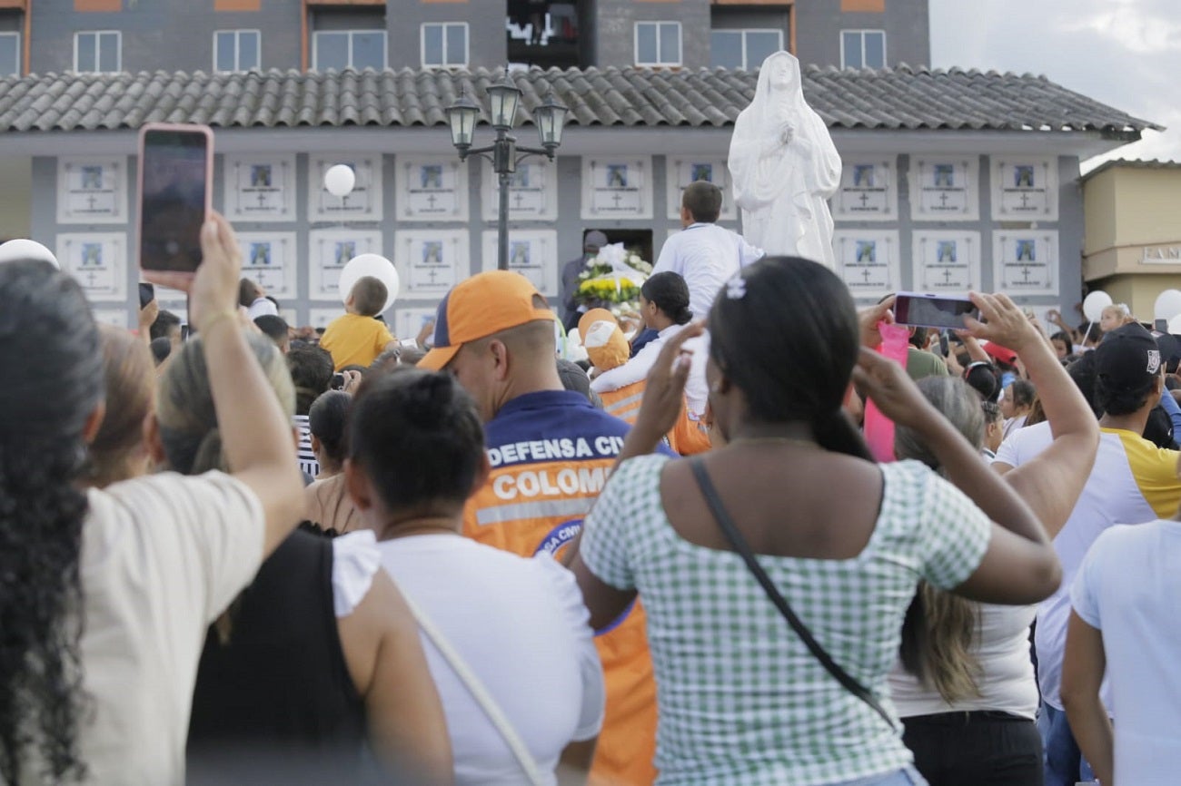 Honras fúnebres del niño Maximiliano Tabares en Segovia, Antioquia