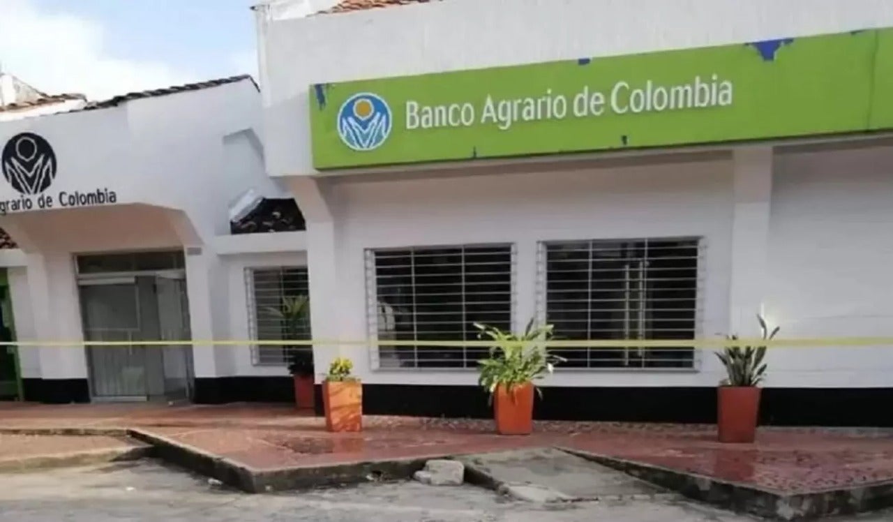 Hombres armados asaltan banco de Puerto Berrio, Antioquia