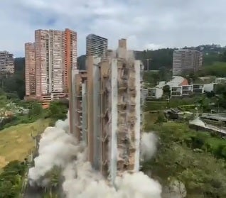 Implosión del edificio Continental Towers de Medellín