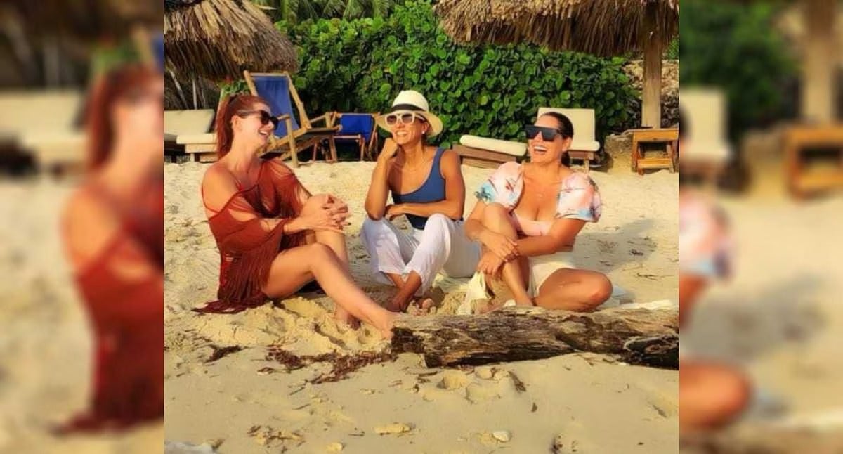 Carolina Cruz se dejó ver muy feliz junto a su amor en medio de la playa: le brillaban los ojitos