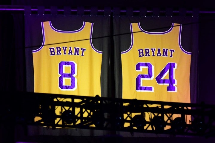 Jersey de Kobe Bryant sale en subasta con un valor inicial de 5 millones de dólares