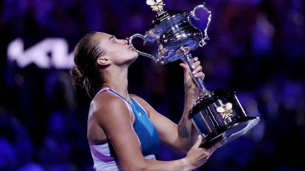 Sabalenka derrotó a Rybakina y se llevó su primer Abierto de Australia