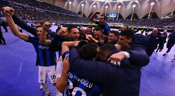Italia es 'nerazzurri': Inter se quedó con el título de la Supercopa en el clásico ante Milan