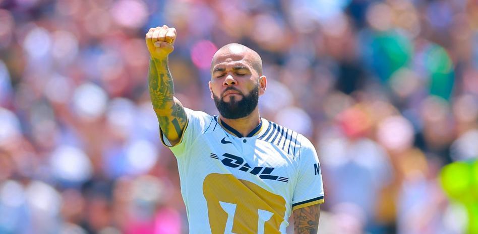 Dani Alves sigue jugando fútbol: tuvo su primer partido tras entrar en prisión