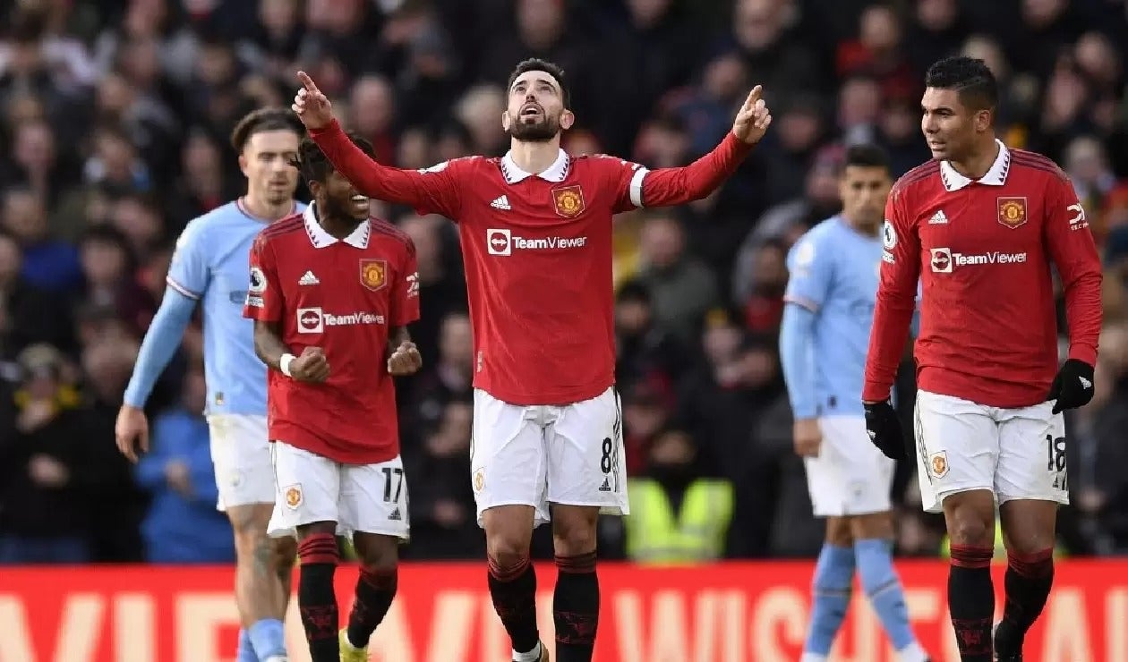 El derbi de Mánchester se tiñe de rojo: El United remontó y se llevó la victoria ante el City