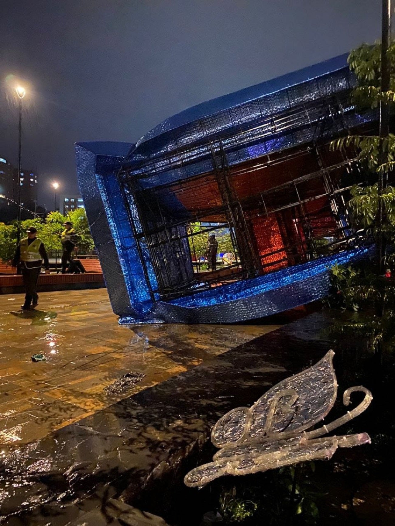 Por fuertes lluvias colapsaron los alumbrados navideños de Medellín